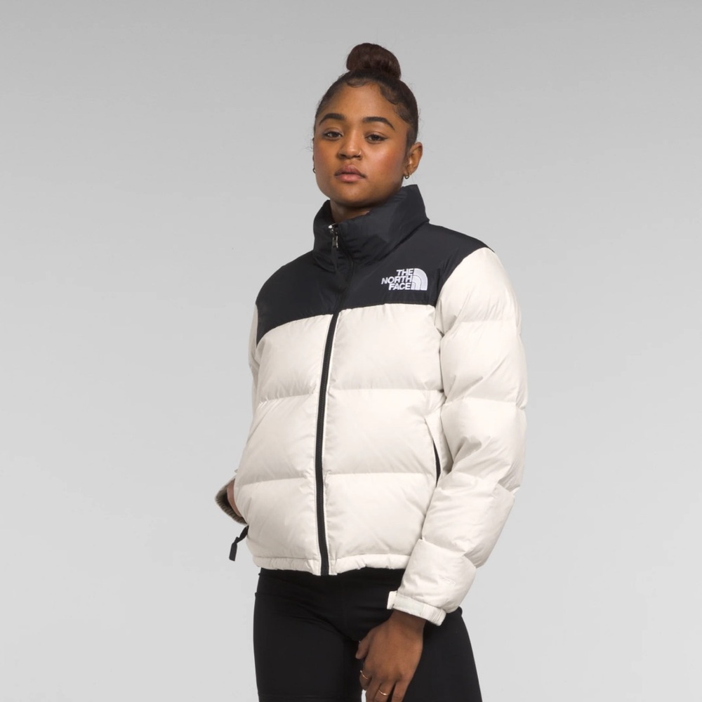 Women’s 1996 Retro Nuptse Jacket Size XL - White Dune/TNF Black